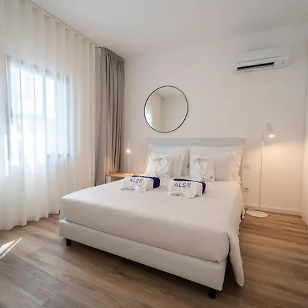 Oceanside Village 1 * Lagoa (Azores)